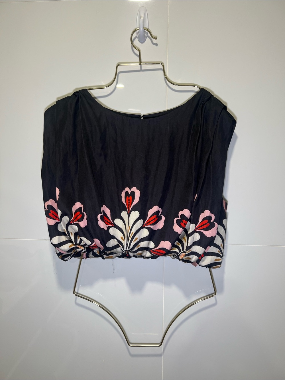 Black Floral-Print Cropped Women's Shoulder Pads Top